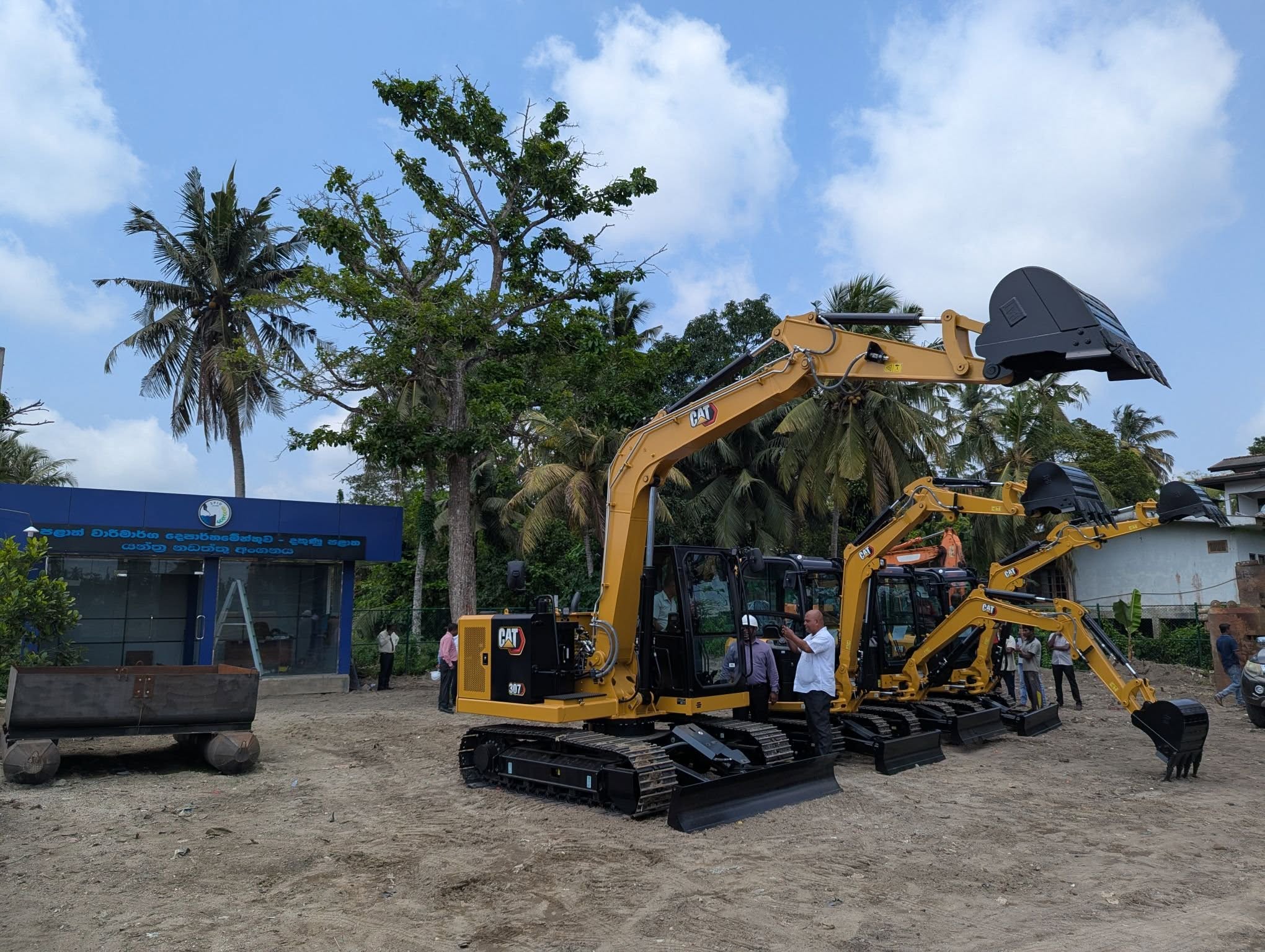 Southern Provincial Irrigation Department Enhances Fleet with New Excavators